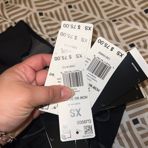 LAST PRICE🍒🤍 ADIDAS 🌸how we do tight - Picture 10 of 13